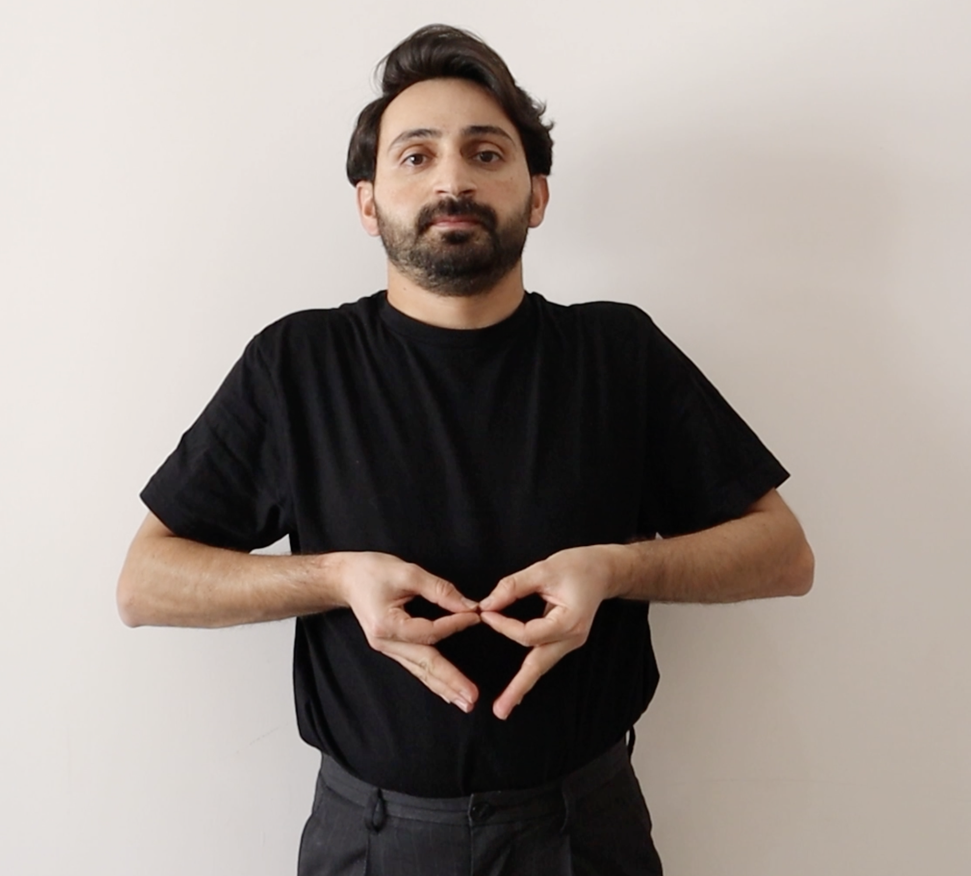 İşaret dilinde B harfi parmak alfabesi el şekli